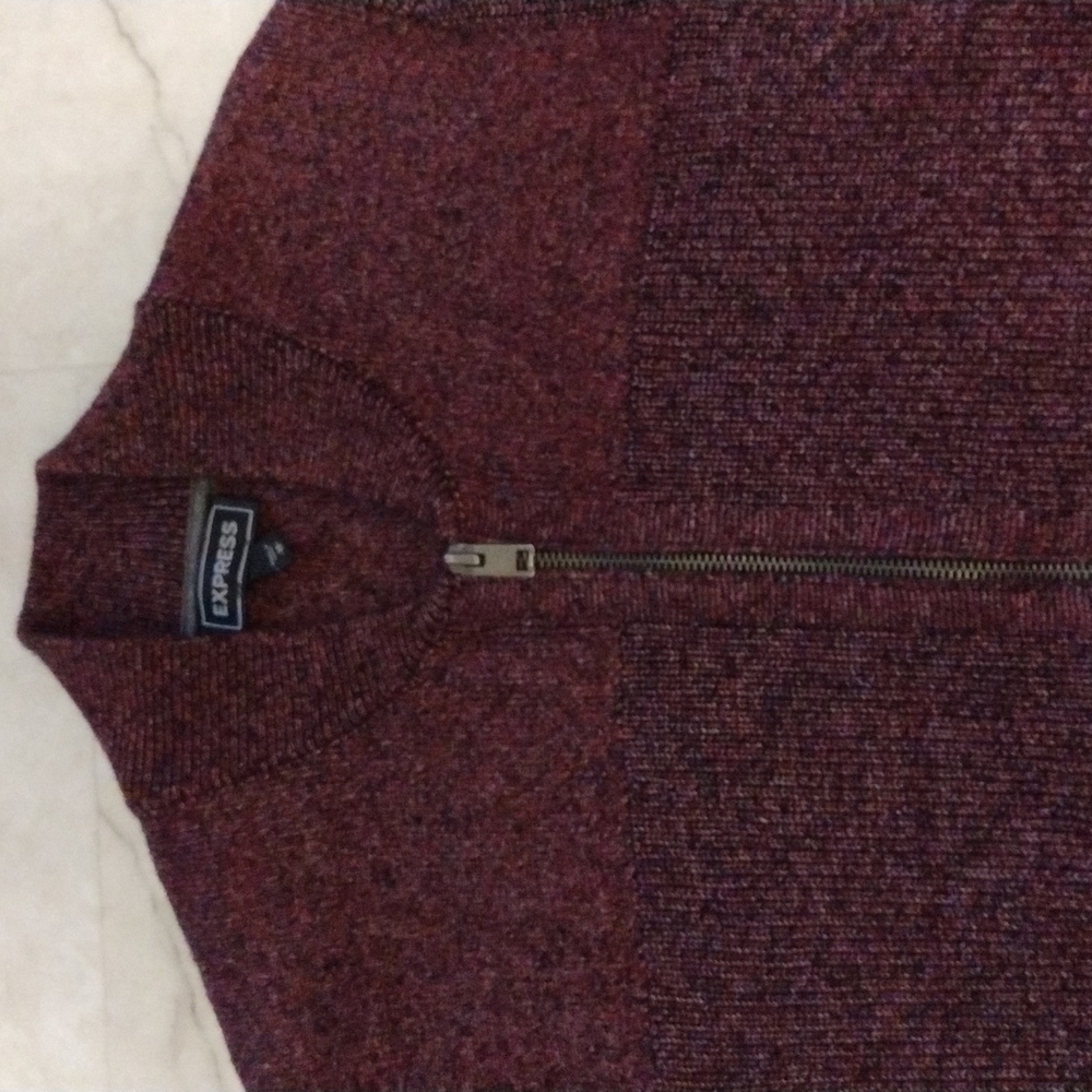 Express sweater. - Picture 3 of 9